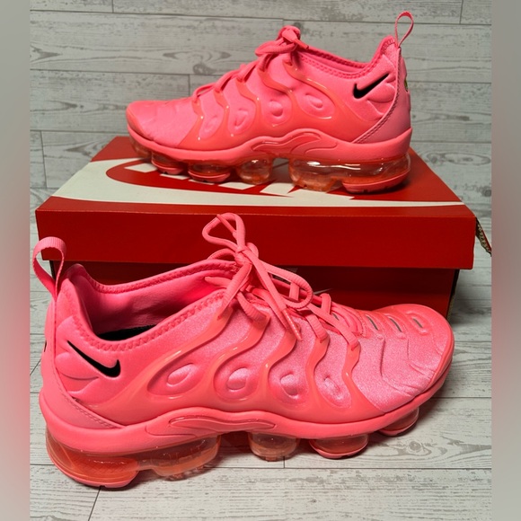 Nike Bright Pink VaporMax Plus Sneakers Size 10